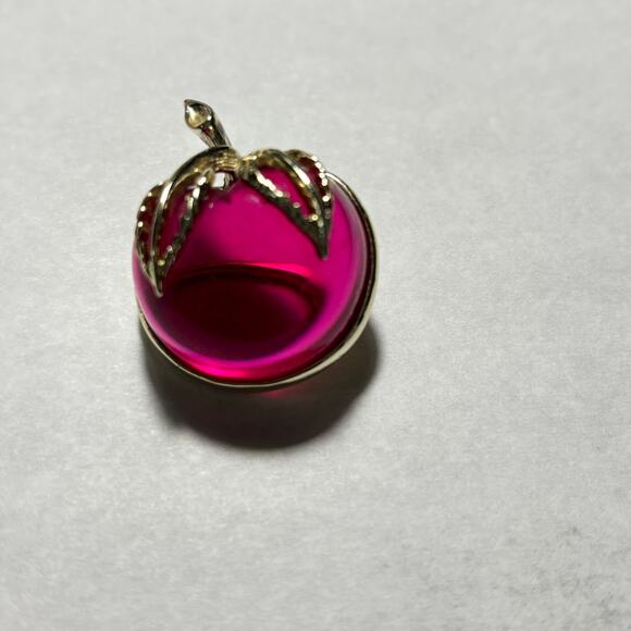 Vintage Sarah Coventry Pink Red Lucite Gold Tone Domed Apple Pin Brooch - Picture 10 of 15